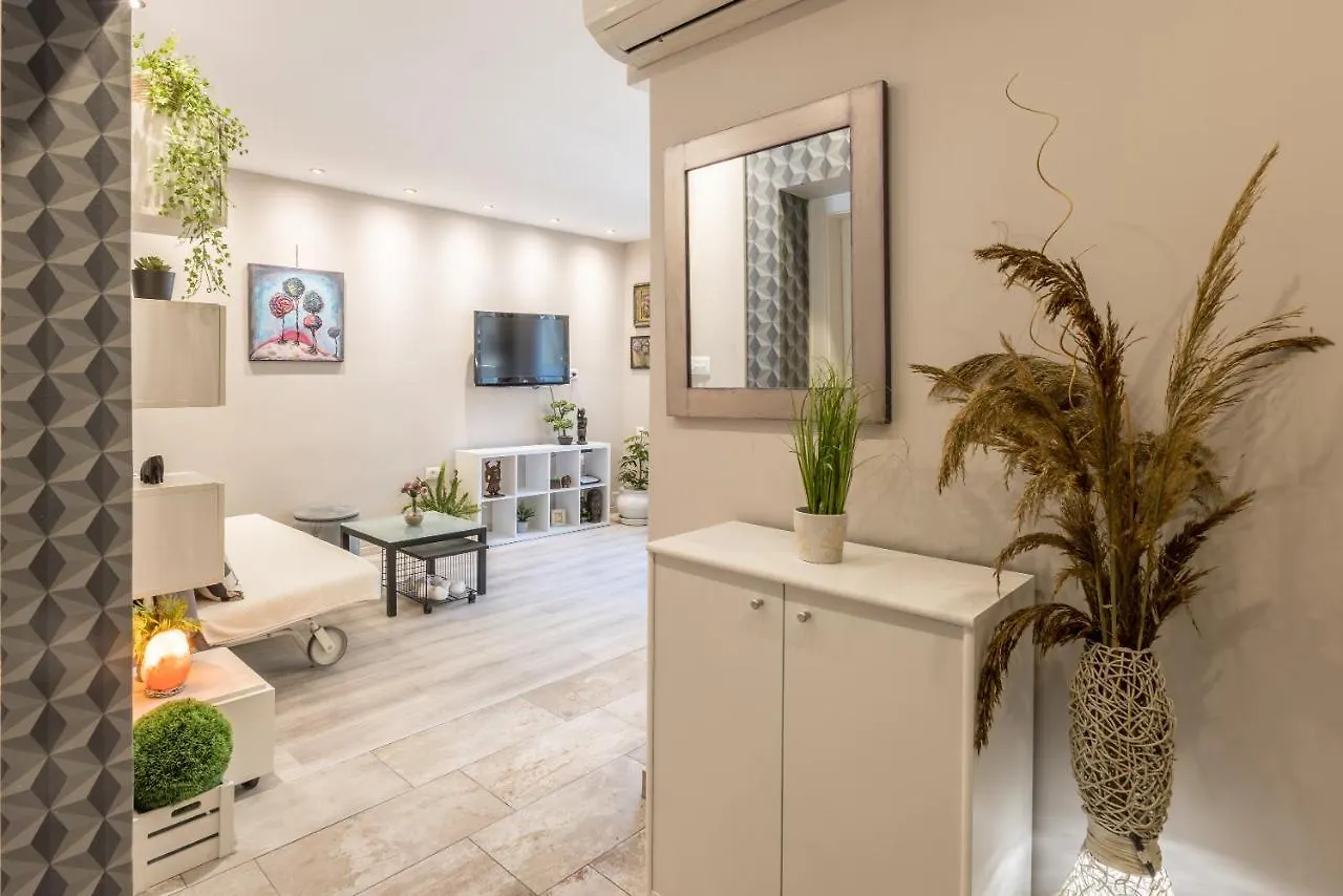 Artistic Chill Art Apartment 2+2.Centar Of Split.