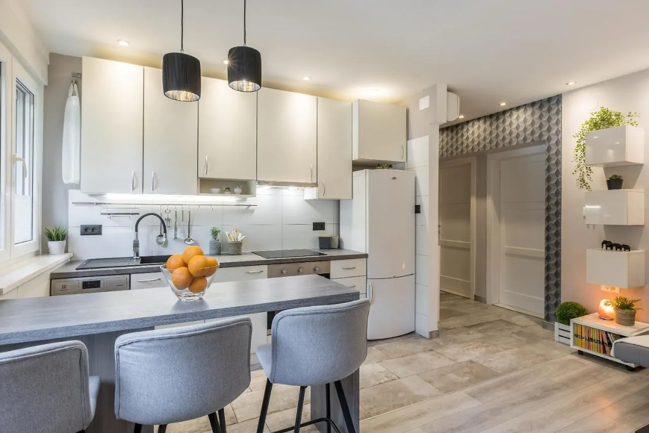 Artistic Chill Art Apartment 2+2.Centar Of Split.