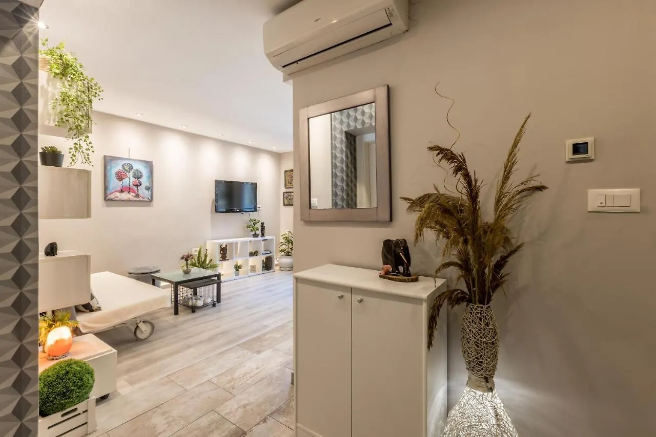 Artistic Chill Art Apartment 2+2.Centar Of Split.  Split